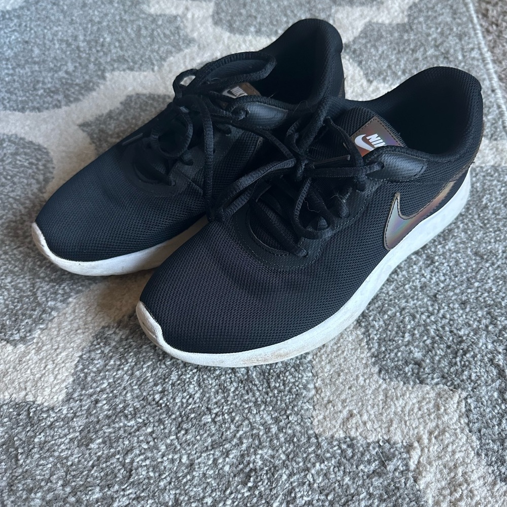 Nike Women's Black and White Sneakers